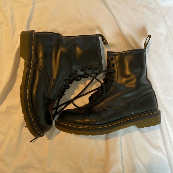 Size 7 Doc Marten Boots (Black) - Picture 2 of 4